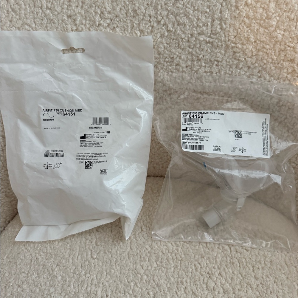 AIRFIT F30 cpap cushion & frame sys- Med + extra cushion